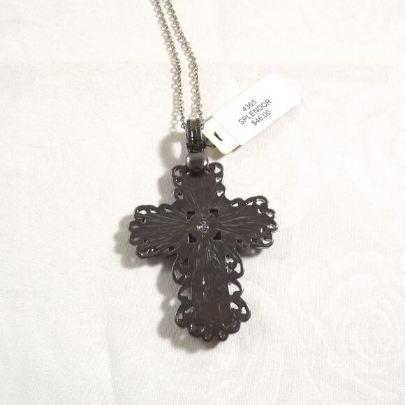 Elegant Black Cross Pendant Necklace - Picture 4 of 9